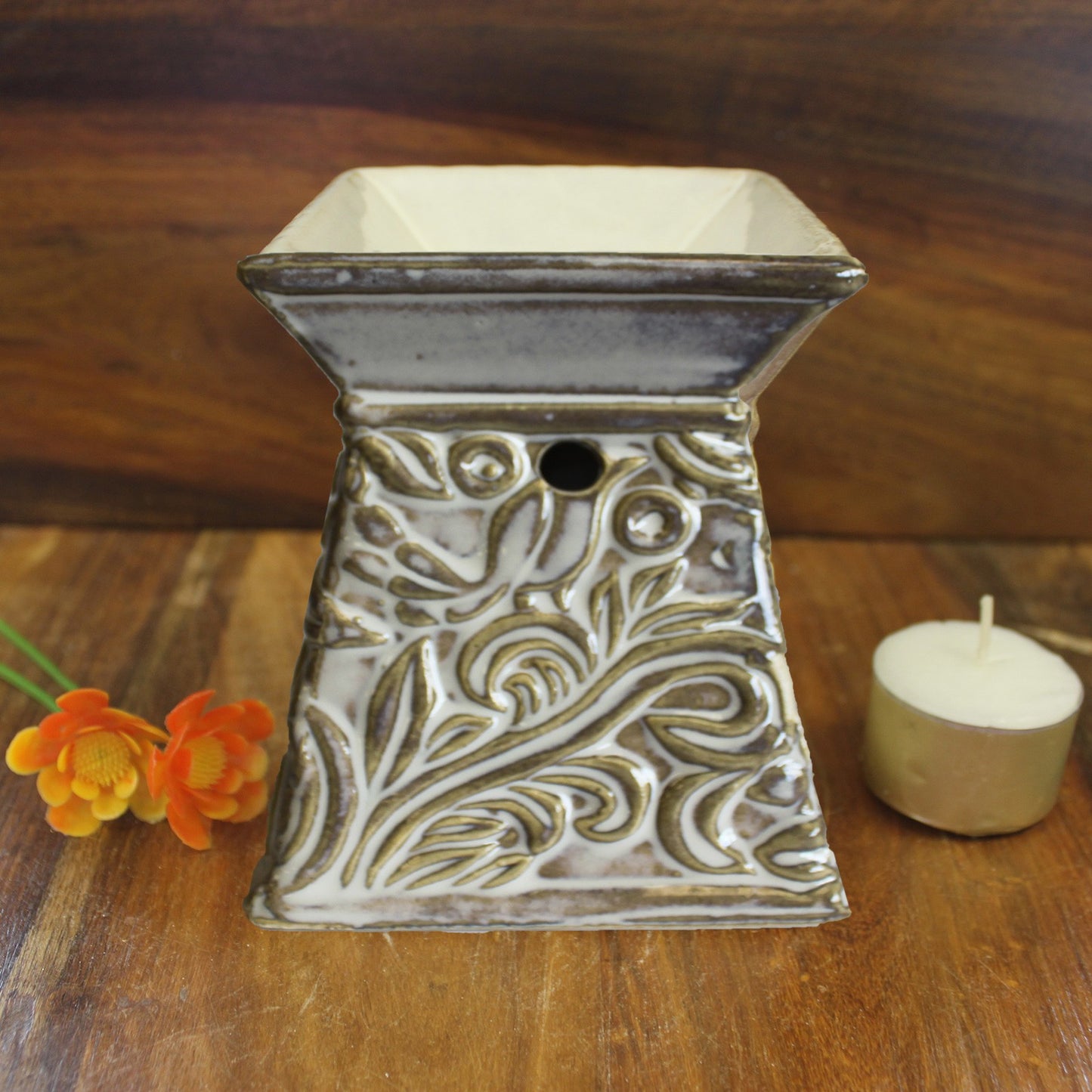 Venetian Square Scroll Design Oil Burner