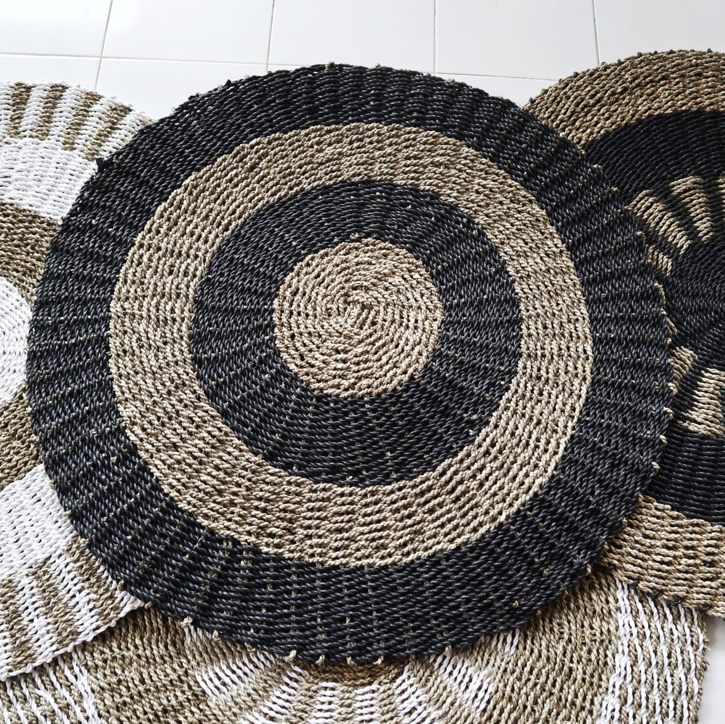 Round Seagrass Black & Tan - Circles - 1m