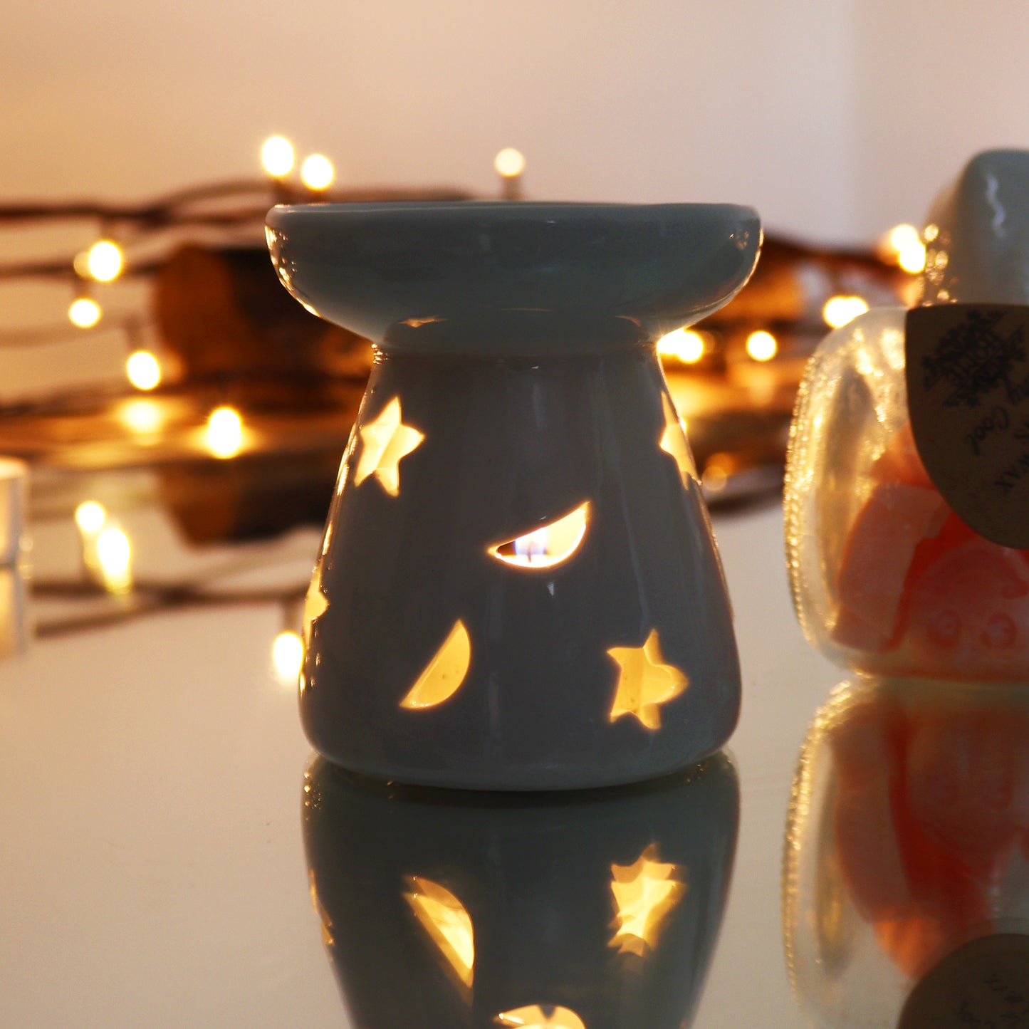 Lrg Classic White Oil Burner - Moon & Star